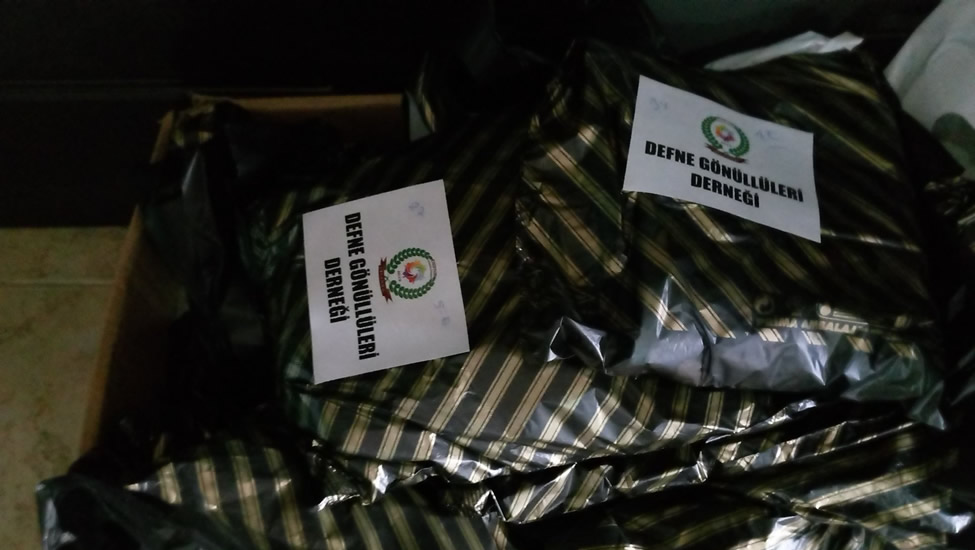 Konteyner kentlerde ihtiyaç sahibi çocuklarımıza pijama ve tulum dağıtımı yaptık.