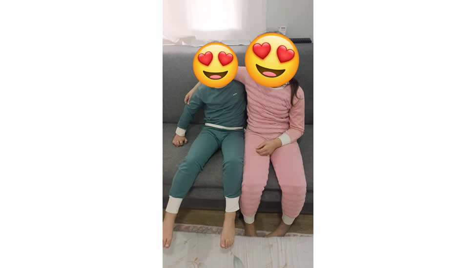 Konteyner kentlerde ihtiyaç sahibi çocuklarımıza pijama ve tulum dağıtımı yaptık.