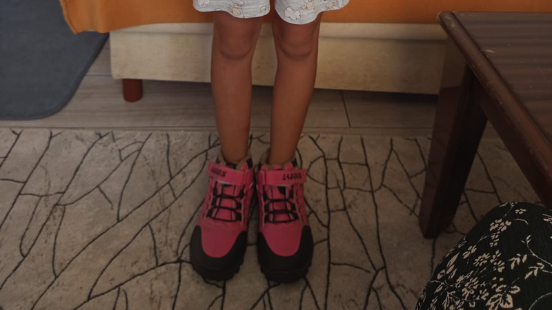 Her sene olduğu gibi bu yıl da çocuklarımıza kırtasiye,bot-mont-ayakkabı desteğinde bulunduk.