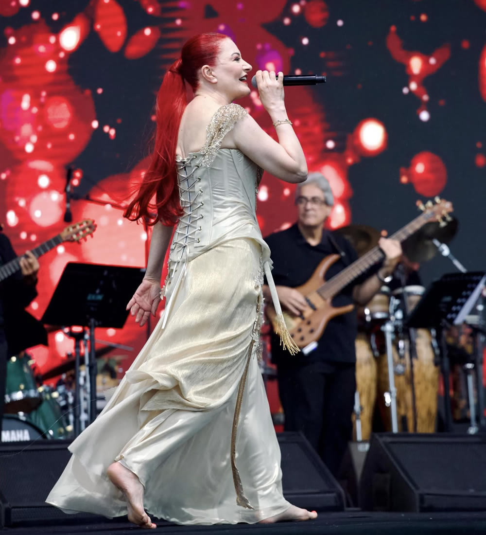 Muhteşem Candan Erçetin konseri için TEŞEKKÜR.