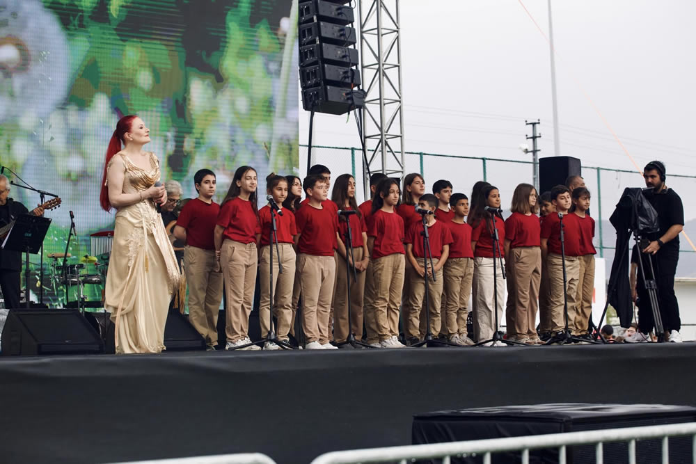 Muhteşem Candan Erçetin konseri için TEŞEKKÜR.
